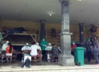 Pemerikasaan Rapid Test dari China di Bali. (Foto/Vivanews)