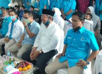 Benyamin Davnie bersama Pilar Saga Ichsan dan Jajaran Pengurus DPD Partai Gelora Indonesia Tangsel Saat Mengawali Launching 54 Rumah Pemenangan Dengan Santunan Bagi Anak Yatim. (Foto/JKW)