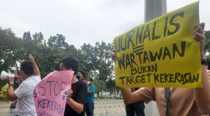 Wartawa menuntut tegakkan UU Pers